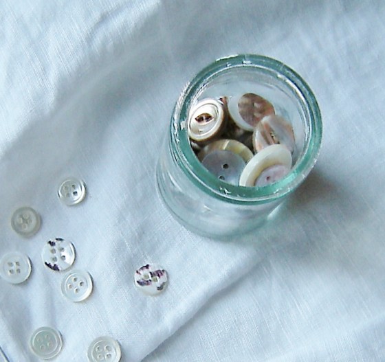 jenjoycedesign©shell-buttons