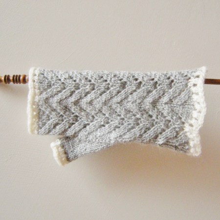 jenjoycedesign©Una Cosettina Half Mitt