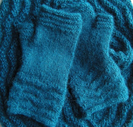 jenjoycedesign©Ridges Mitts & Cowl(3)
