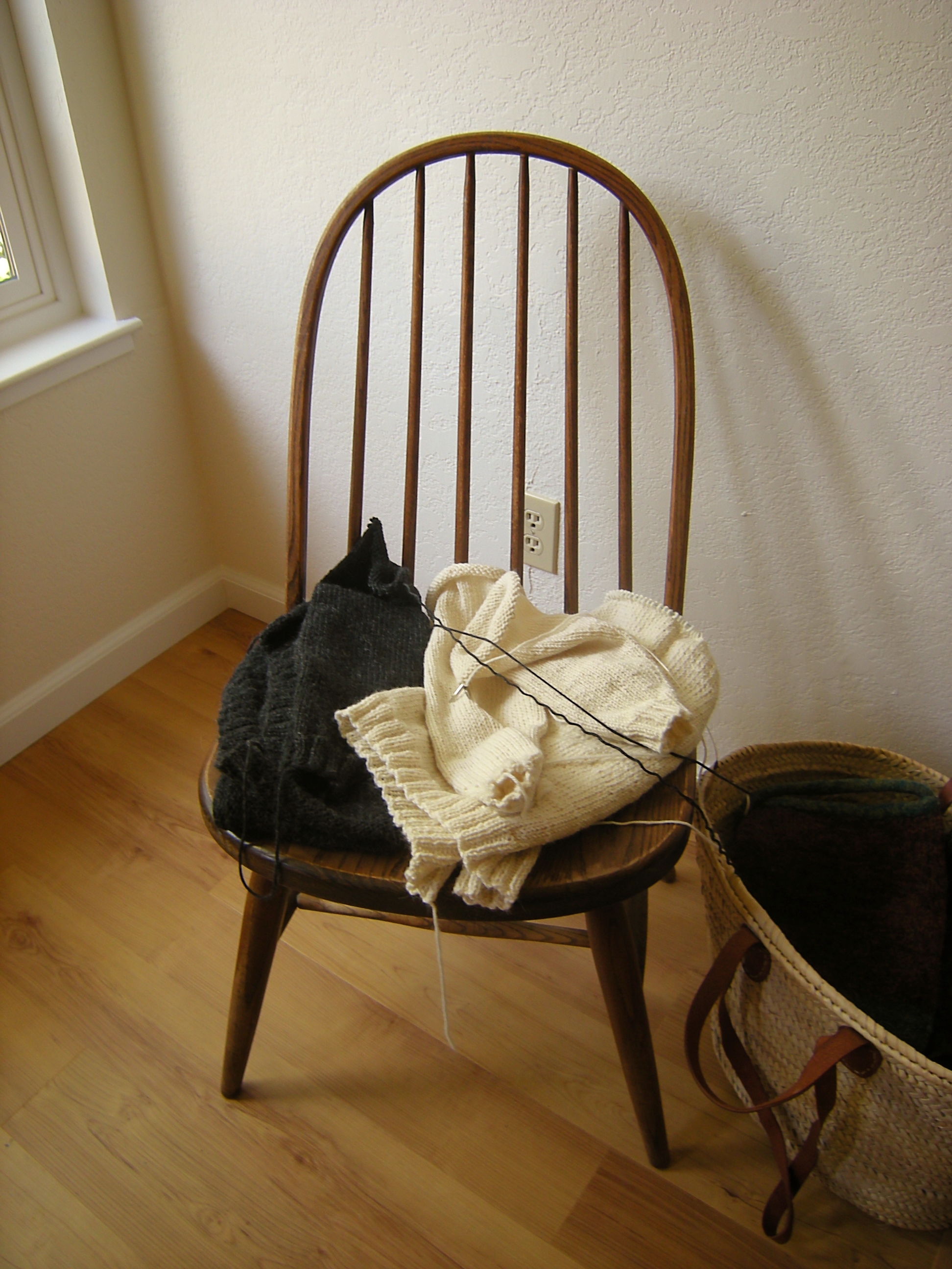jenjoycedesignknitting-in-a-room