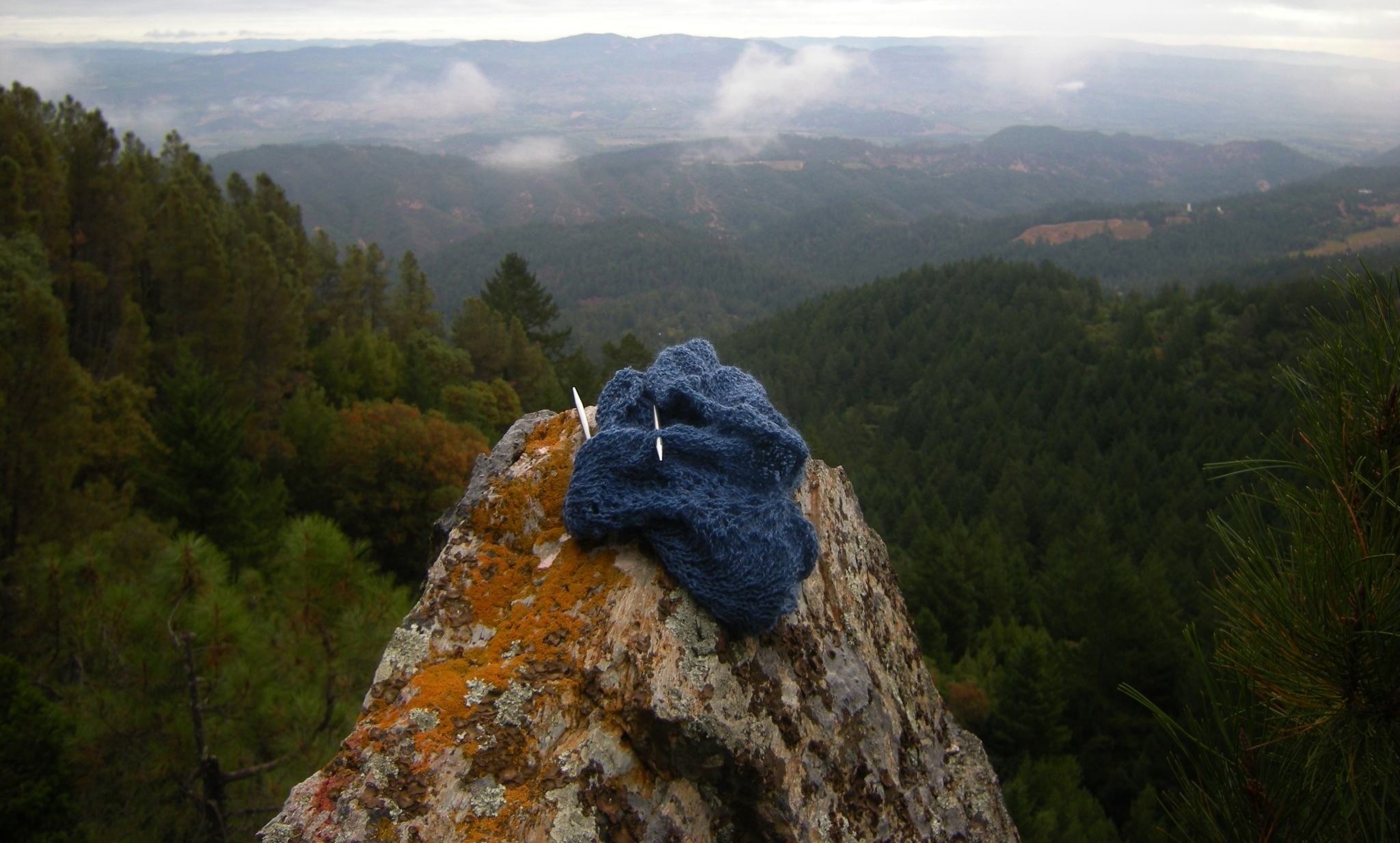 jenjoycedesign-knitting-lichen-rocky-crag-near-peak