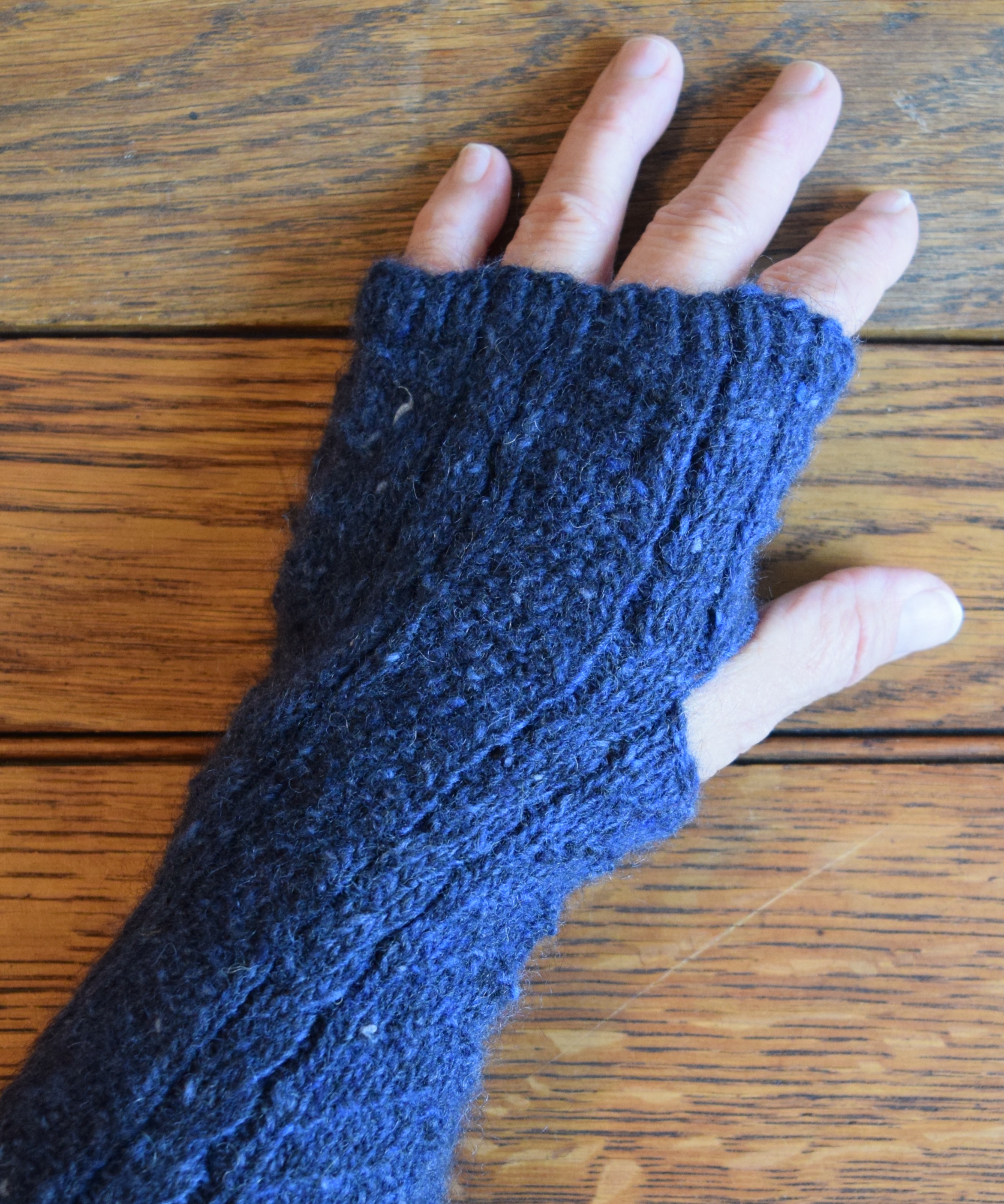 jenjoycedesign© buttonhole thumb mitts 2
