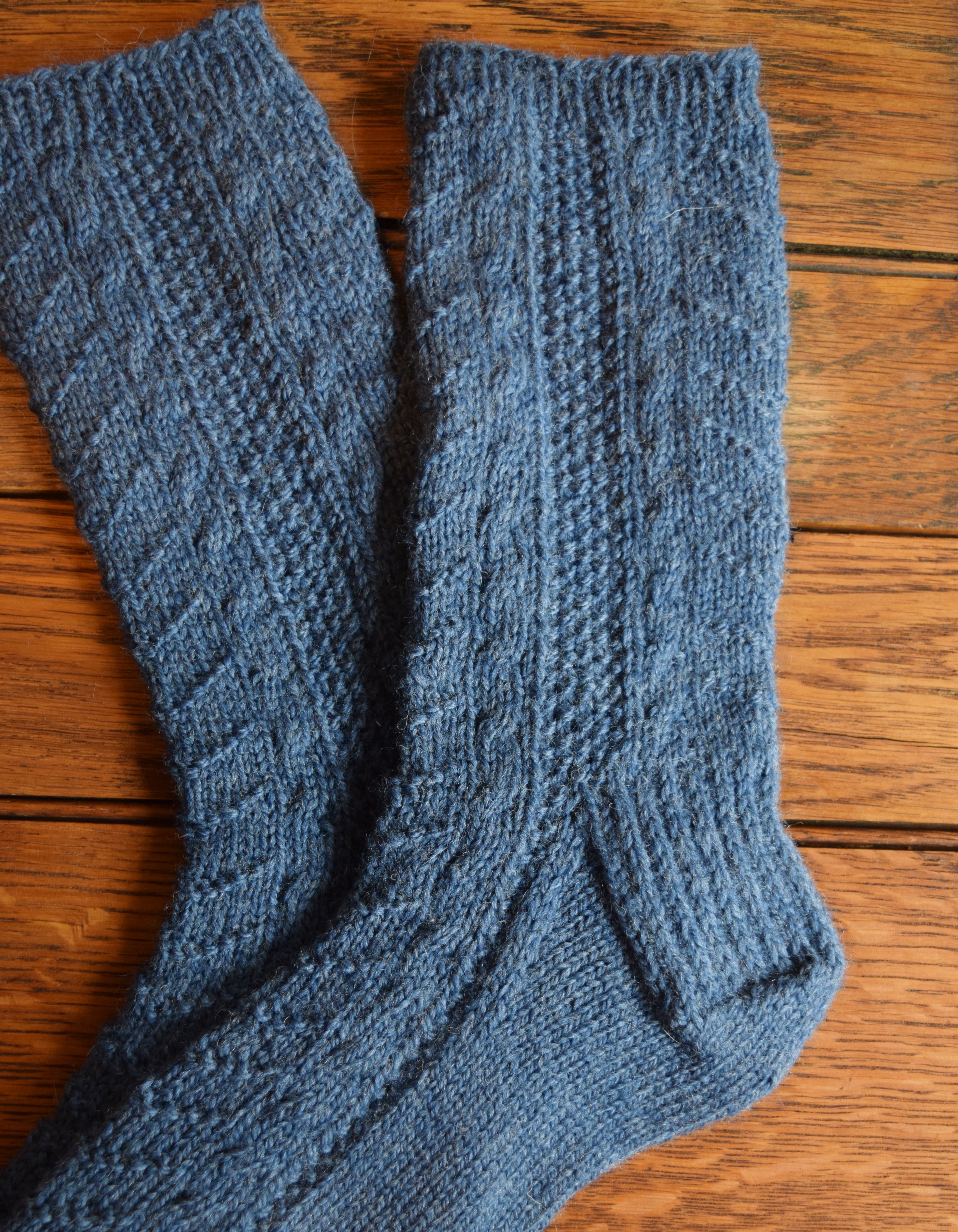 jenjoycedesign© St-Andrews-Harbour-Socks 2